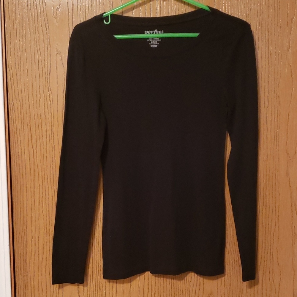 Black long sleeve tee shirt